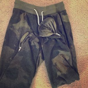 Alternative apparel size small sweat outfit.